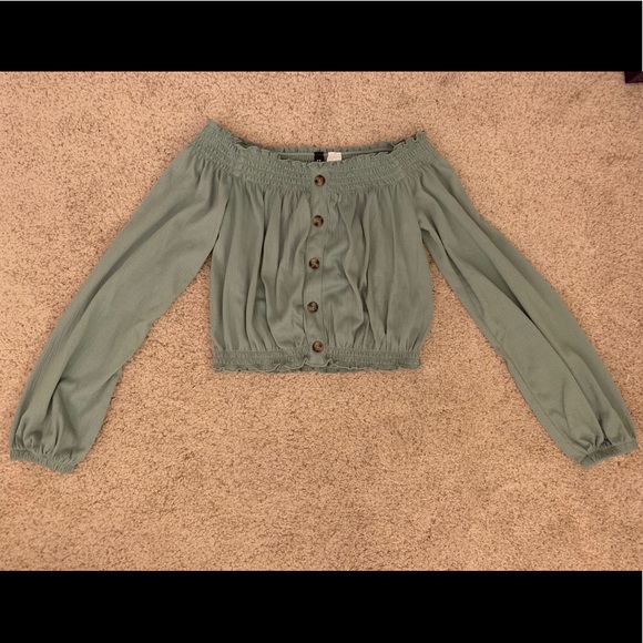 H&M Tops - H&M cropped long sleeve off the shoulder top